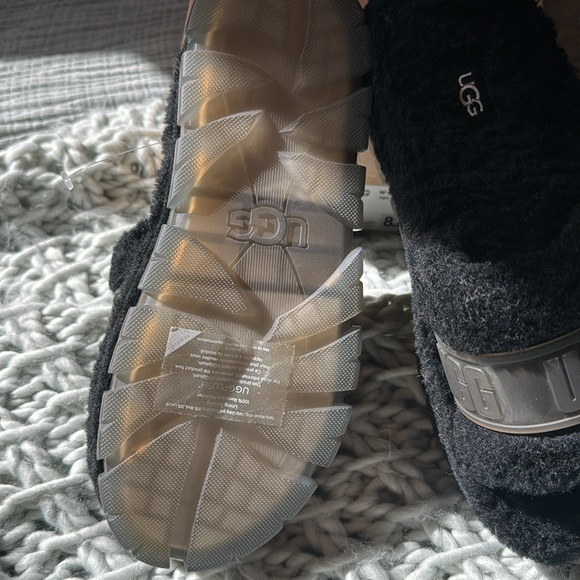 NWT no box Ugg platforms 8 has tag on bottom - Picture 3 of 7